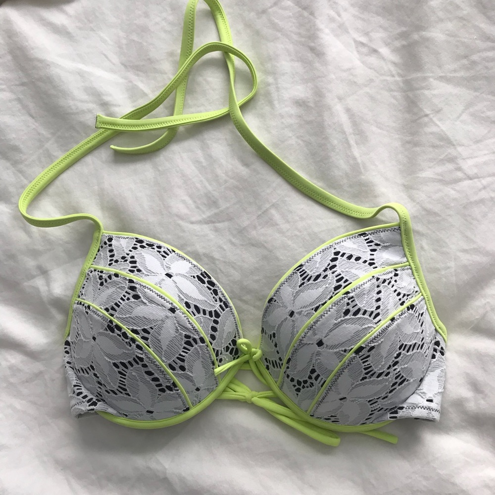 1st OFFER TAKES IT Victoria’s Secret Bikini Top
